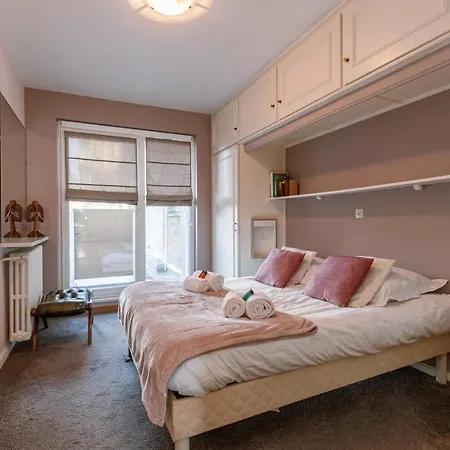 Cozy Classic With Parking In Center Appartamento *