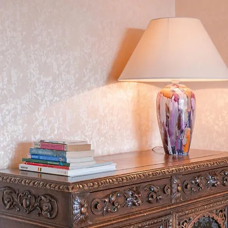 Cozy Classic With Parking In Center Appartamento *