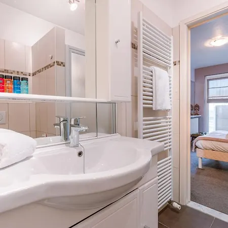 Cozy Classic With Parking In Center Appartamento *